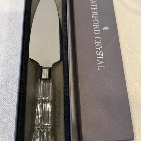 Waterford Crystal Silver Cake Server Absolutely stunning. - Picture 1 of 5